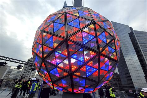 Revelers set to pack into Times Square for annual New Year’s Eve ball drop